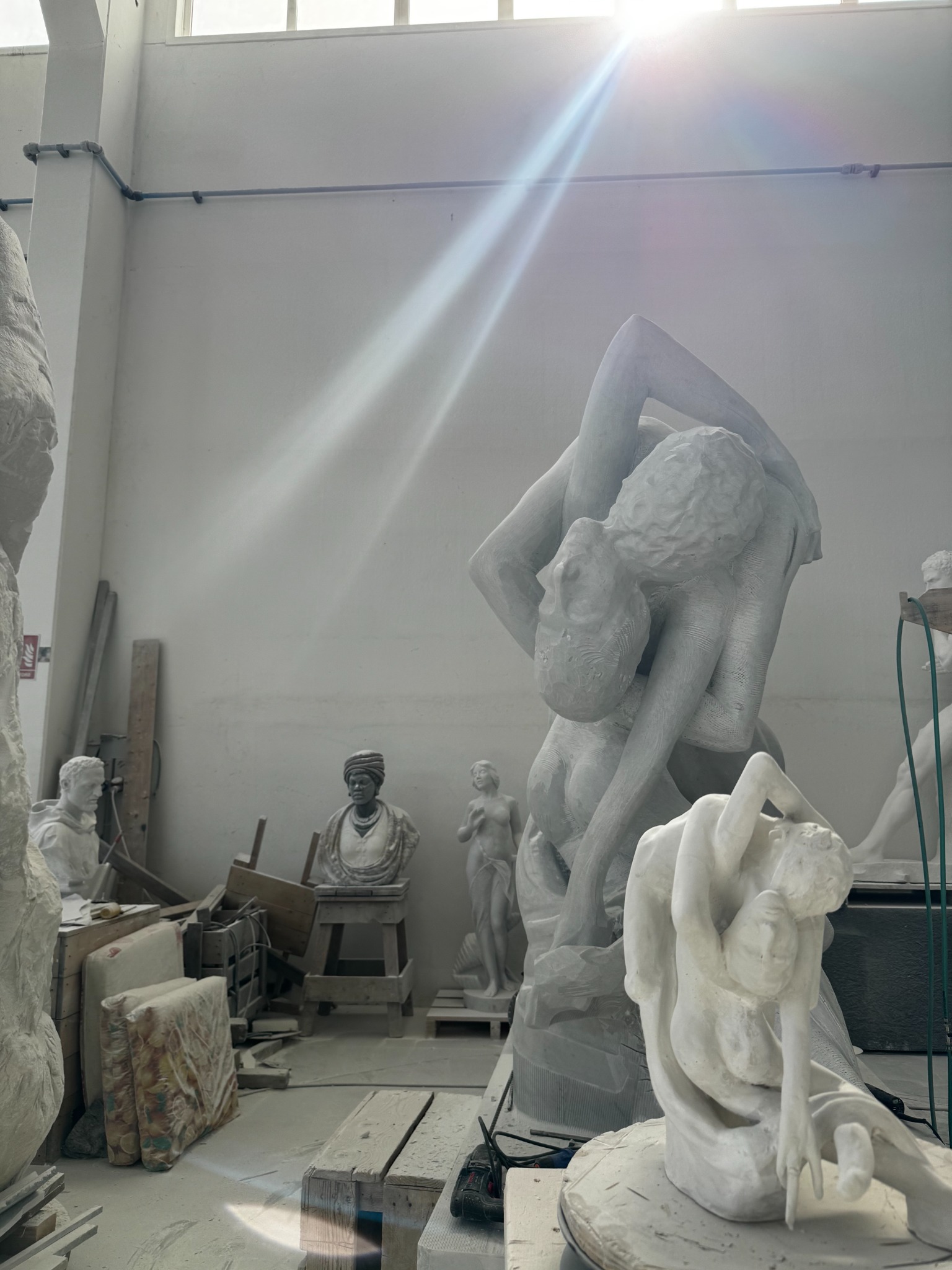 Sculptures in progress inside the Frilli workshop